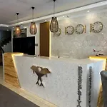 Hotel Life 2*