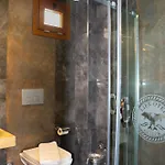 Life Hotel