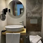 Life Hotel 2*