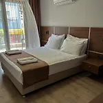 Hotel Life 2*